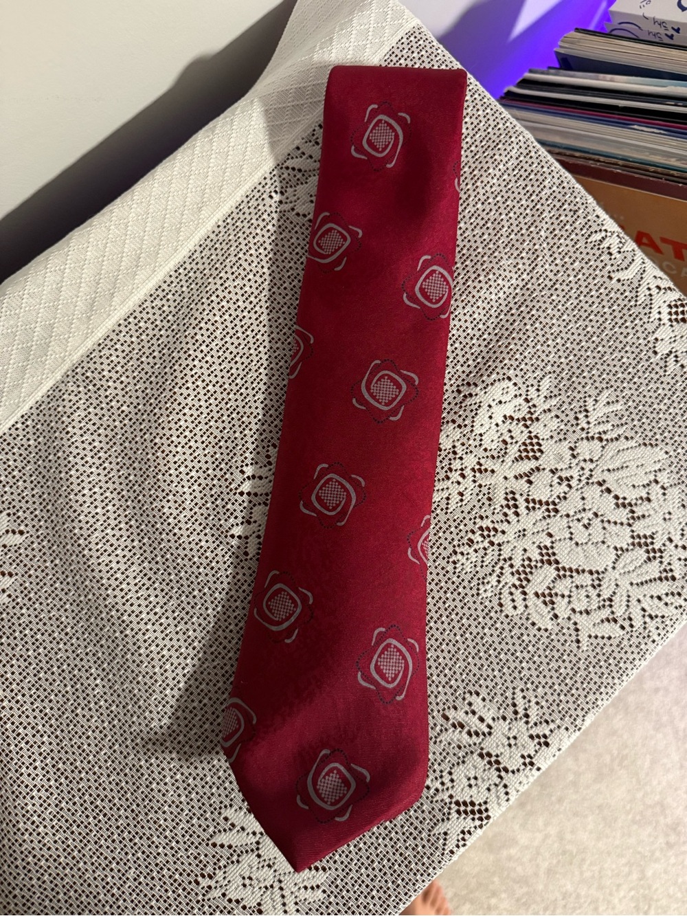 Givenchy Classic Red Patterned Tie